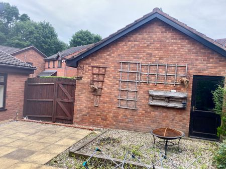 3 bedroom house to rent Kestrel Rise, Wolverhampton, WV6 - Photo 5