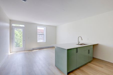 929 Rue de l'Église - Photo 2