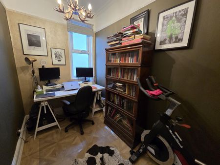 2 bedroom flat to rent - Photo 2