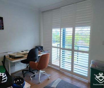 FULLY RENOVATED 140SQM TOP FLOOR APARTMENT - Photo 2