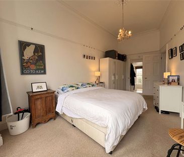 A bright two bedroom apartment - Photo 4