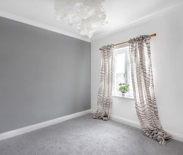 2 bedroom cottage to rent - Photo 2