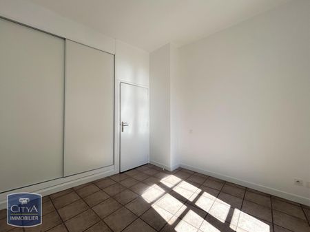 Location Appartement 2 pièces 45m² CAUSSADE 82300 - Photo 3