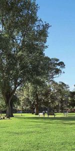 Executive Top-Floor Apartment | Sunlit, Stylish & Private - Photo 3