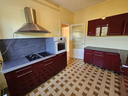 Location Appartement 4 pièces 82m² LE CREUSOT 71200 - Photo 5