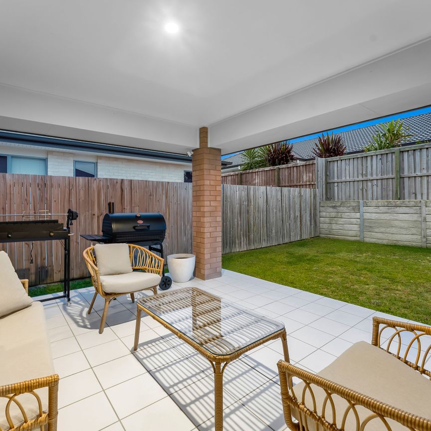 Stylish & Modern Home in Capestone - Photo 1