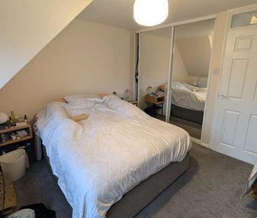 Old Woking, Surrey, GU22 - Photo 4