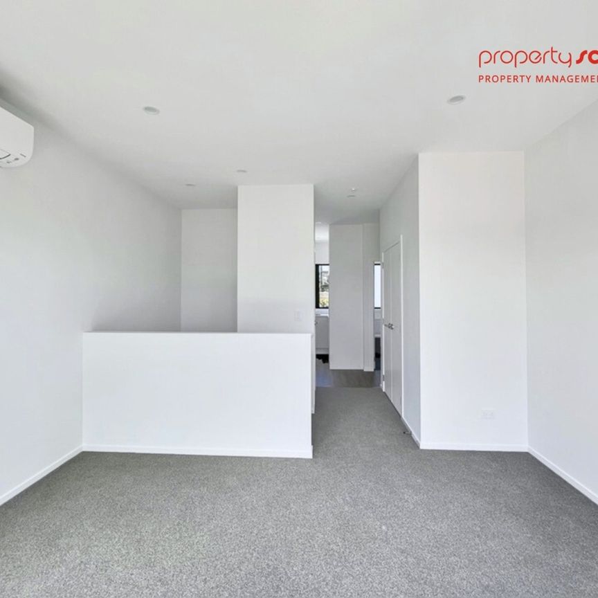 Like New in Westgate! - Photo 1