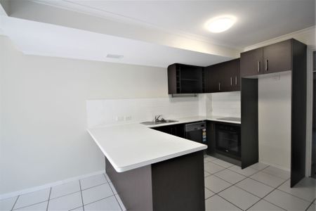 Two Bedroom Townhouse in Maroochydore! - Photo 4