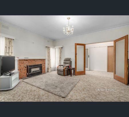 14 Kemp Avenue, Mount Waverley, Vic 3149 - Photo 5