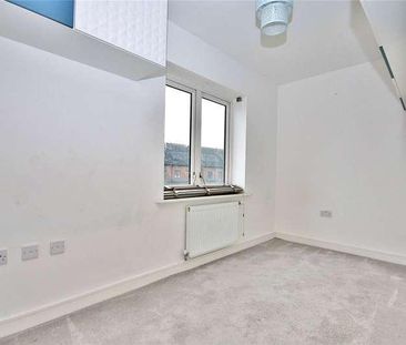 Jelley Way, Woking, Surrey, GU22 - Photo 4