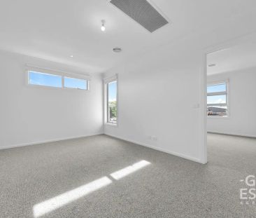 “Almost New Modern Luxury Home!” - Photo 6