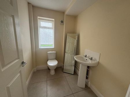 3 bedroom semi-detached house to rent - Photo 3