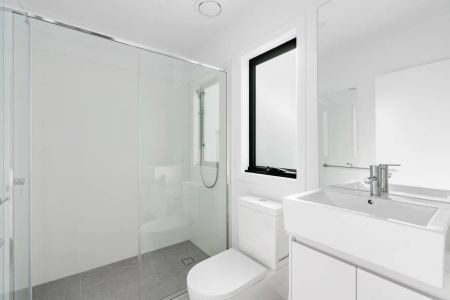 Two Bedroom + Study Townhouse! - Photo 2