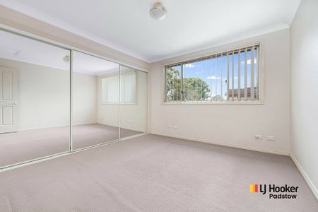 2-Bedroom Townhouse in a Convenient, Central Location - Photo 2