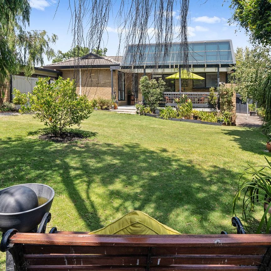 GORGEOUS FOUR BEDROOM FAMILY HOME - Photo 1