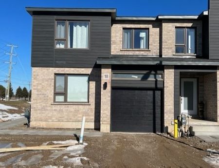 For Lease - 18 Roper Place, Kitchener, Ontario - Photo 2