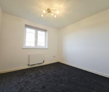 2 bedroom ground floor flat to rent - Photo 2