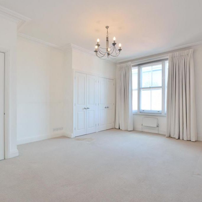 3 bedroom flat to rent - Photo 1