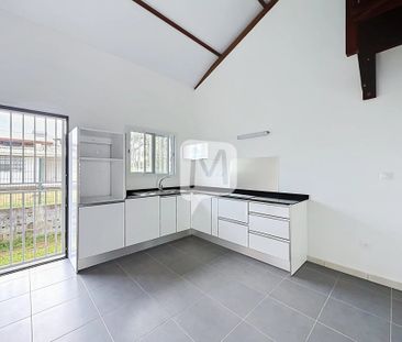 Location Maison 3 pièces 80m² REMIRE MONTJOLY 97354 - Photo 4