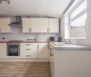 2 bedroom terraced house to rent - Photo 3