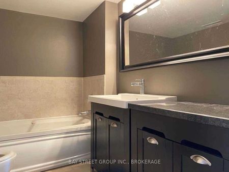 For Lease - 1071 Queens Avenue Unit# 605, Oakville, Ontario - Photo 4