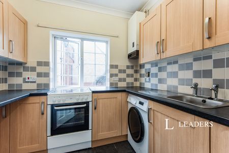 2 bedroom apartment to rent St. Francis Court, Shefford, Bedfordshire, SG17 - Photo 2