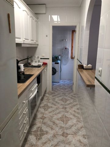 Apartamento de alquiler en Calle Málaga, Calas Santiago Bernabéu - Photo 3