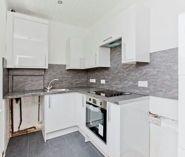 Carrick Knowe Place, Carrick Knowe, Edinburgh, EH12 - Photo 5