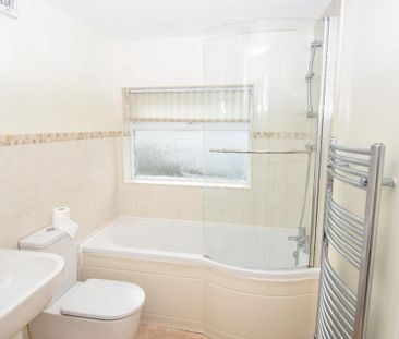 2 bedroom terraced house to rent - Photo 4