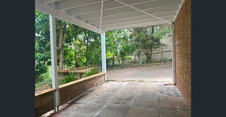 Spacious Unit - Photo 2