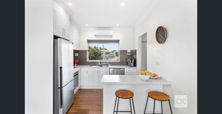 Open the Door to Stylish, Easy Living - Photo 5