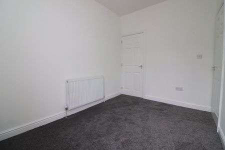 2 bedroom House To Let - Photo 3