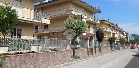 Quadrilocale in affitto - Photo 2