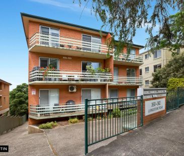 MGM MARTIN – TWO BEDROOM APARTMENT - Photo 3