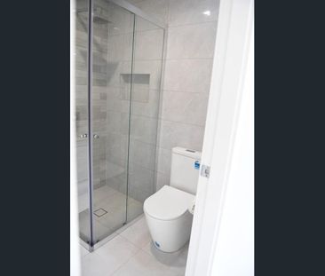 A luxurious granny flat with street access - Photo 6