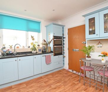 3 bedroom apartment to rent - Photo 5