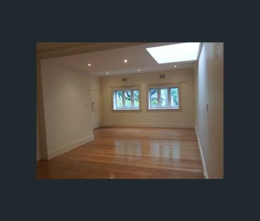 Bright & Spacious One-Bedroom Apartment in a Prime Inner-City Location - Photo 5