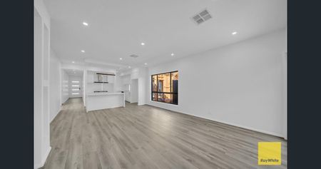 Charming Home Combining Style, Comfort, and Convenience - Photo 4