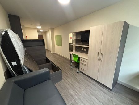 Studio Flat, Halley House, NG1 - Photo 2