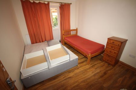Berkeley Avenue, Hounslow, TW4 - Photo 5