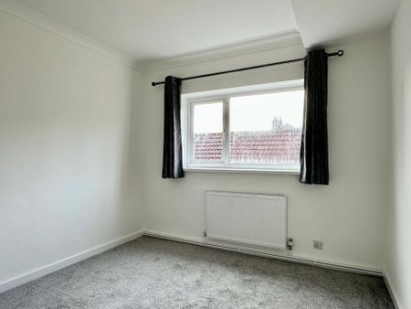 3 bedroom apartment to rent - Photo 3