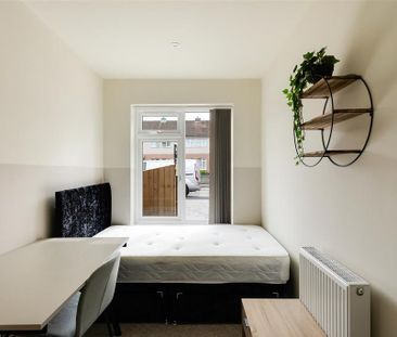 1 bedroom in a house share to rent - Photo 2