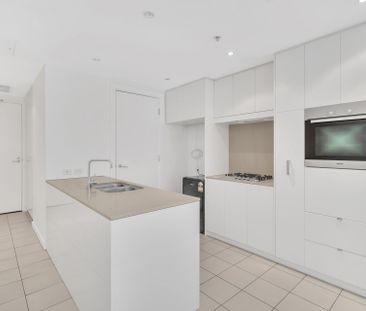 City Living at Its Best! - Photo 5