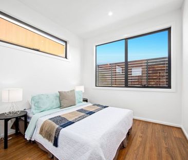 Stylish & Spacious Townhouse in Prime Maidstone Location - Photo 5