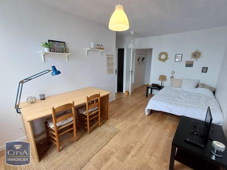 Location Appartement 1 pièce 32m² MONS EN BAROEUL 59370 - Photo 2