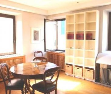 Trastevere: Bright, fully furnished and spacious 1 Bedroom, bath, f... - Photo 3