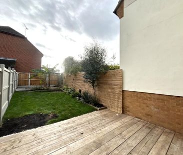 2 bedroom terraced house to rent - Photo 2