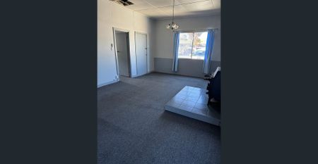 QUAINT HOME IN A CENTRAL LOCATION - Photo 2