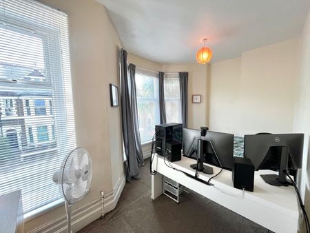 Claude Road, Cardiff - Photo 5